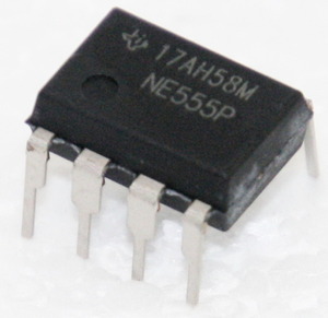 LM555CN Timer NMOS DIP8