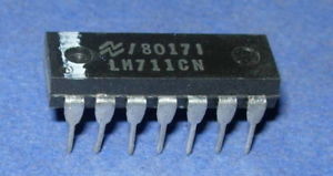 LM711CN Dual Comparator DIP-14