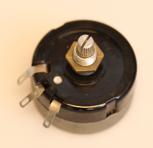 AT-25 Potentiometer, mono, 25W 8R