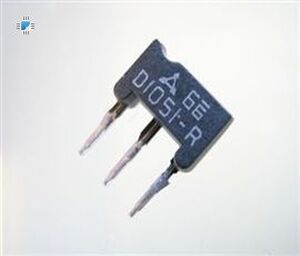 2SD1051 SI-N 50V 1.5A 1W 150MHz X-73