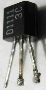 2SD1111 SI-N 80V 0,7A 0,6W 7MHz TO-92