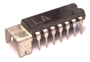 LA5700 Voltage Regulators / JFET Input Dual Operatonal Amp DIP-14+G