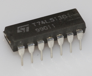 74LS13 Dual Schmitt trigger 4-input NAND gate DIP-14