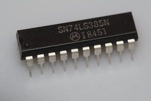 74LS385 Quad 4-bit adder/subtractor DIP-20