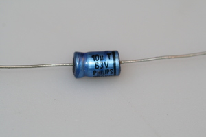 CAX00010/63-6X10 El-Capacitor 10µF/63V-6x10mm