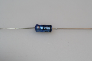 CAX00010/63-5X10 El-Capacitor 10µF/63V-5x10mm