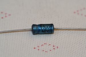 CAX00022/40 El-Capacitor 22µF/40V-5x10,5mm