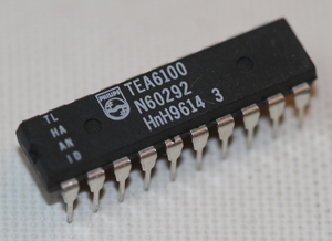 TEA6100 FM/IF system and CPU-based tuning interface DIP-20