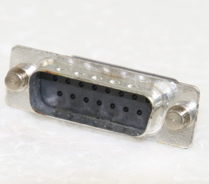 SL15CR-LOCK D-Sub-Plug 15-Pole Crimp med låseknopper