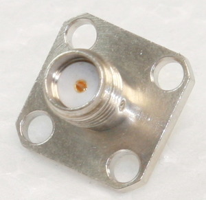 SMA-KFDS-BRUGT SMA-Female 4-Hole Flange - Panel Mount Coaxial Connector (Brugte)