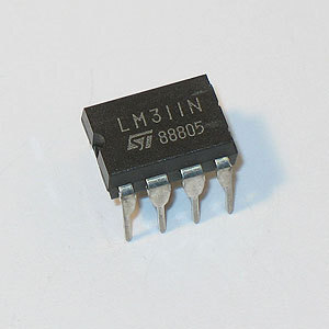 LM311N Comp +-18V 200ns DIP-8