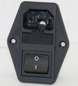 GSW6765 IEC C14 Power Connector Switch, Sikring både i fase og nul