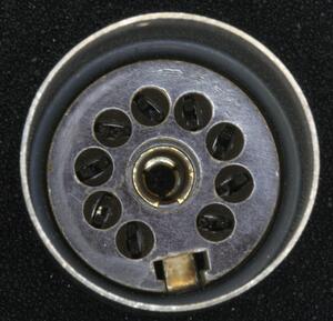Rørsokkel-9-3 Rørsokkel 9-pin for print med flange