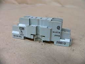 SH1B-05U DIN Rail Socket