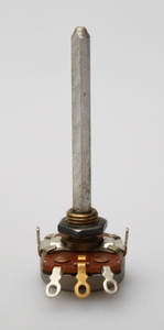 P16MLK022-M Potentiometer 18/4(3) Mono Lin 22K metalaksel 4/3mm.