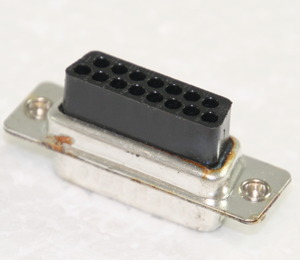 SL15CR-LOCK D-Sub-Plug 15-Pole Crimp med låseknopper