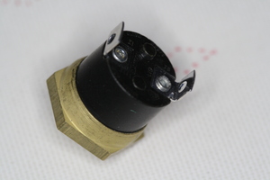 BTL-100-BOLT Thermostat OPEN 100 / CLOSE 80 L16xB14mm