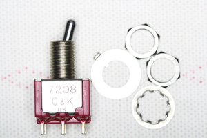 CK7208 Toggle Switch 2-pol ON/(ON) KORT knebel