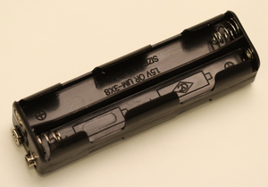 N6382 Batteriholder 8 x AA snaplås