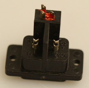 AC-203 IEC Power Connector 1A/250VAC m. omskifterkontakt