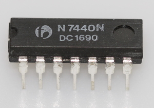 7440N Dual 4-input NAND buffer DIP-14