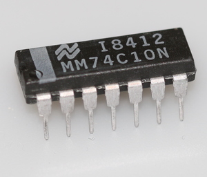 74C10 Triple 3-input NAND gate DIP-14