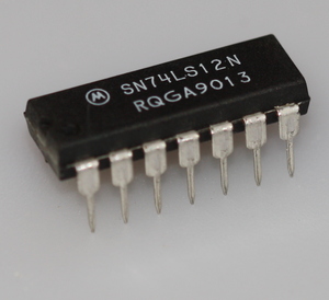 74LS12 Triple 3-input NAND gate with open collector out DIP-14