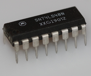 74LS48 BCD to 7-segment decoder/driver with Internal Pullups DIP-16