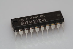 74LS323 8-bit bidirectional universal shift/storage DIP-20