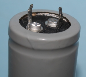 CS6800/25-P10 El-Capacitor 6800µF/25V-P10 25x42