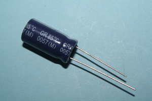 CS0680/35-P5 El-Capacitor 680µF/35V-P5-10X20