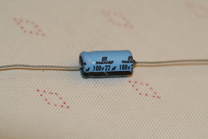 CAX00022/100-8x16  El-Capacitor 22µF/100V-8x16mm