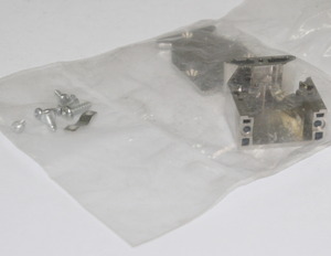 382-33333 D-sub-hætte 9-pol 90¤ Metalliseret plast