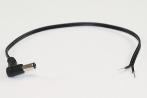 DC.CAB.2601.0020 DC-kabel 2,5/5,5 vinklet 0.5mm² 0,2m løs ende SORT